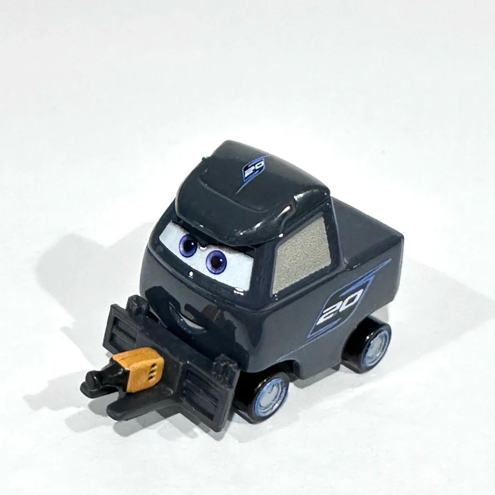 Disney Cars 3 Laura Spinwell Jackson Storm’s Pitty Die-cast